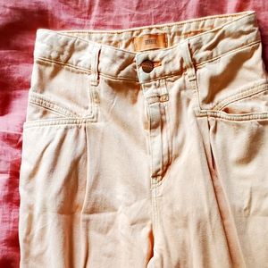 Closed high waist trousers
